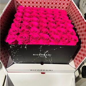 Ricordami Pink Roses in Black Box